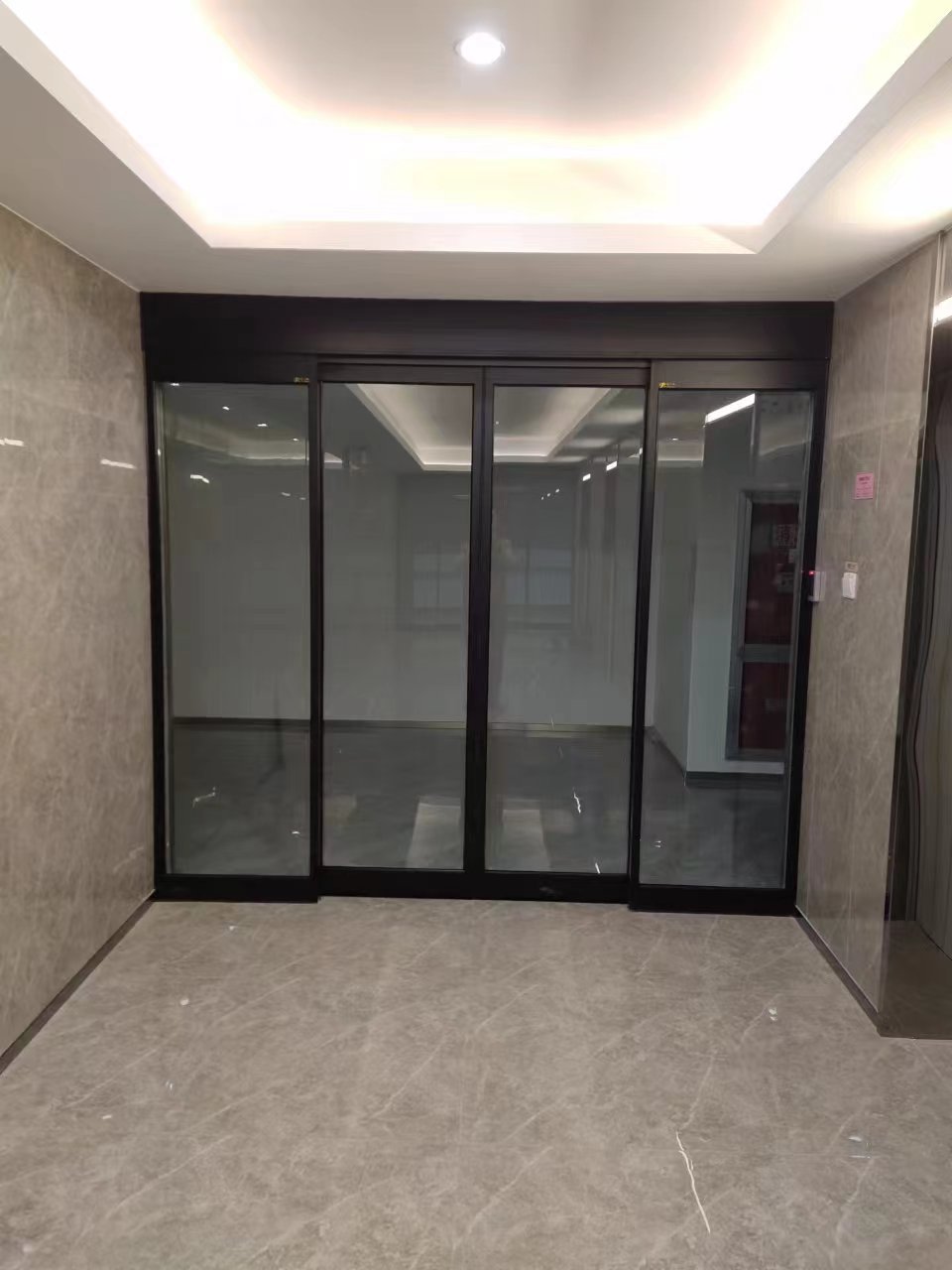 响水县玻璃伸缩门